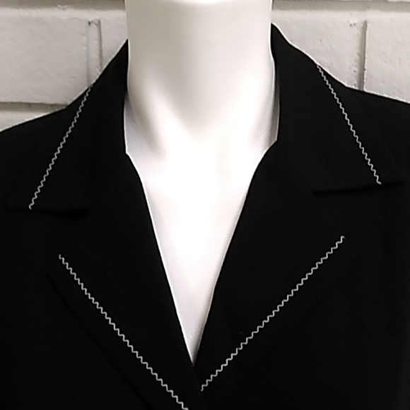 Requirements Black Button Down Business Jacket. Size Small - Picture 4 of 13